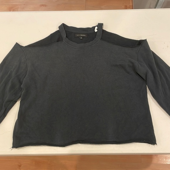 PacSun | L.A. Hearts Cold Shoulder Cutout Gray Sweatshirt - Picture 3 of 10